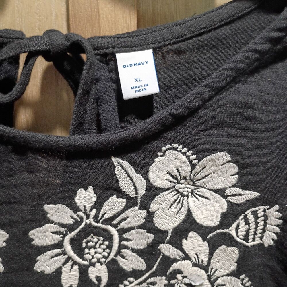 Old Navy XL black cotton blend top - Picture 2 of 5